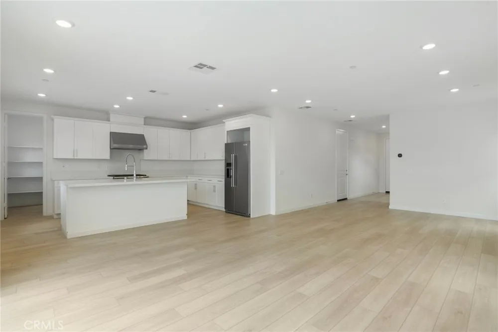 27273 Debut Place Valencia, CA 91381
