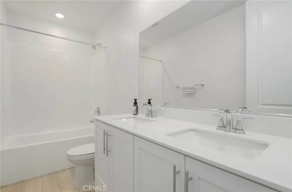 27273 Debut Place Valencia, CA 91381