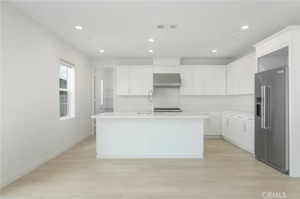 27273 Debut Place Valencia, CA 91381