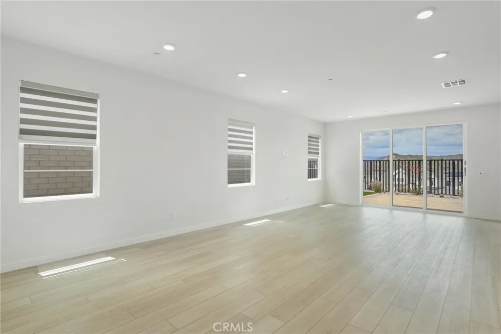 27273 Debut Place Valencia, CA 91381