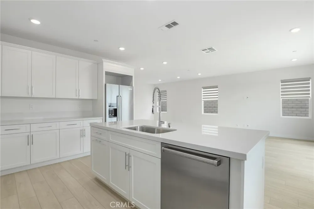 27273 Debut Place Valencia, CA 91381