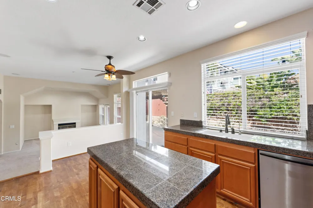 764 Saratoga Avenue Ventura, CA 93003