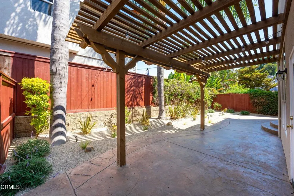764 Saratoga Avenue Ventura, CA 93003