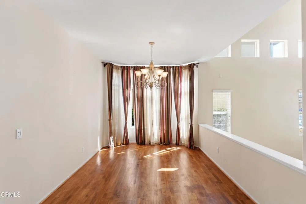 764 Saratoga Avenue Ventura, CA 93003
