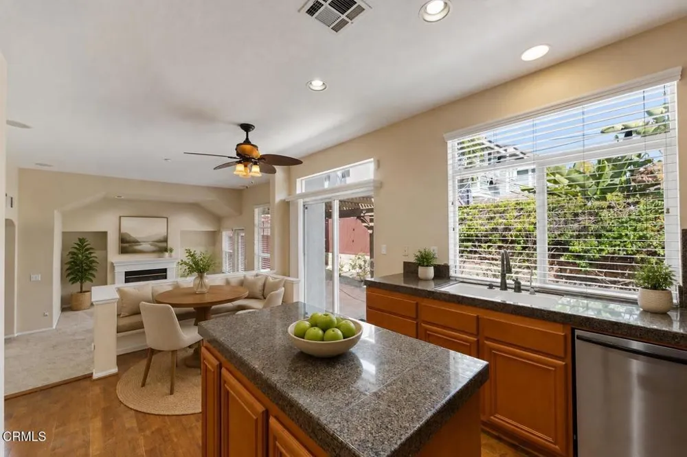 764 Saratoga Avenue Ventura, CA 93003