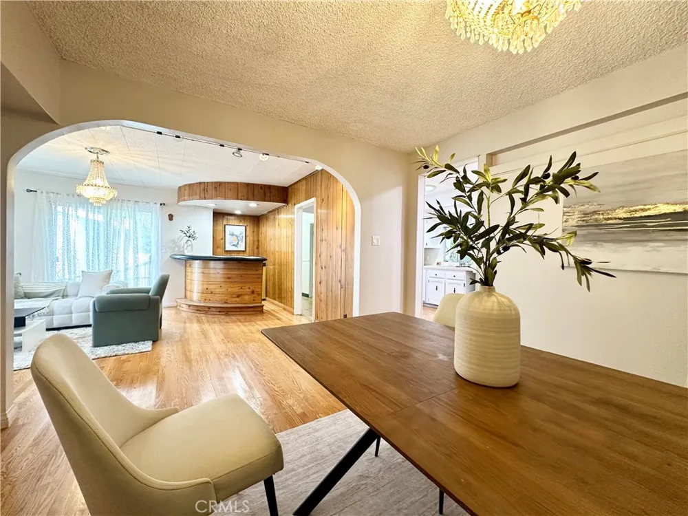6220 Etiwanda Avenue Tarzana, CA 91335