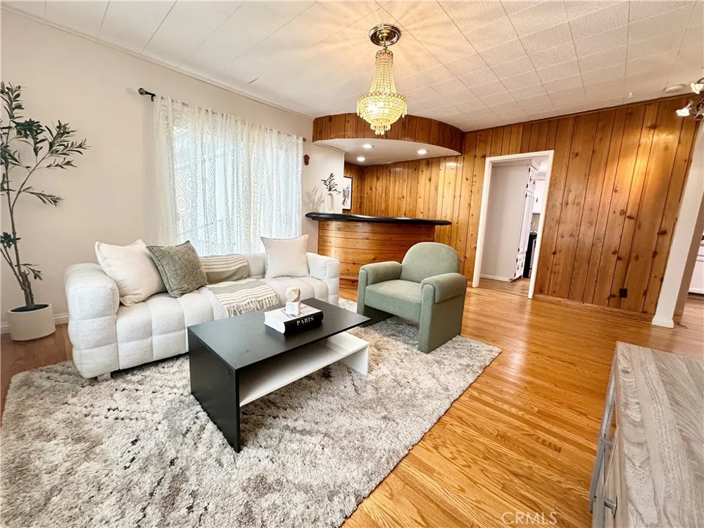 6220 Etiwanda Avenue Tarzana, CA 91335