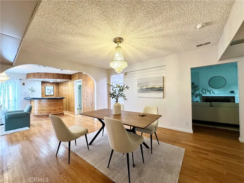 6220 Etiwanda Avenue Tarzana, CA 91335