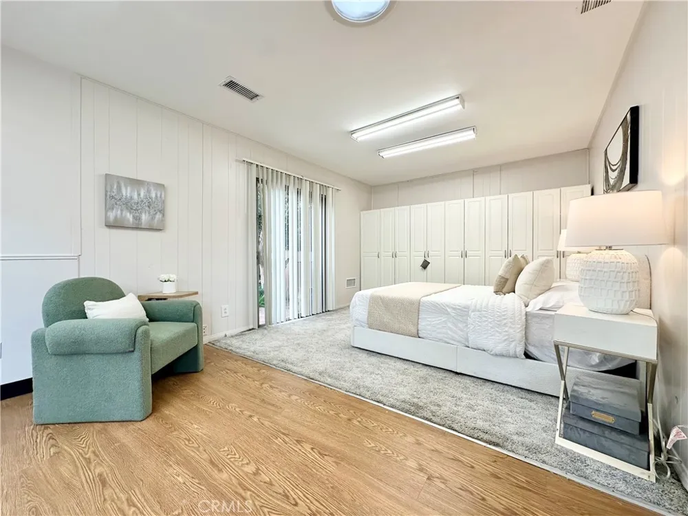 6220 Etiwanda Avenue Tarzana, CA 91335