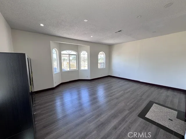 37224 105th Street E Littlerock, CA 93543