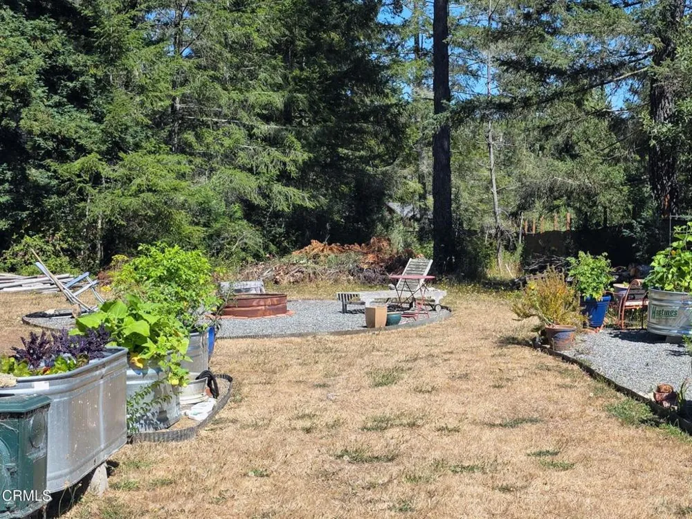 6951 Road 18 Little River, CA 95456
