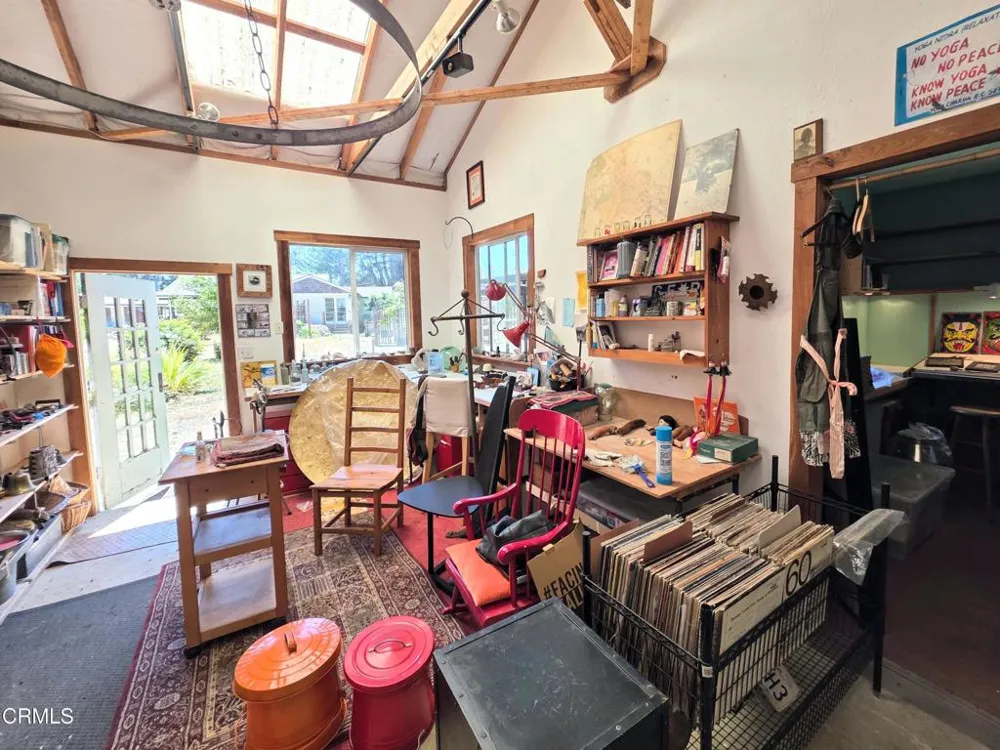 6951 Road 18 Little River, CA 95456