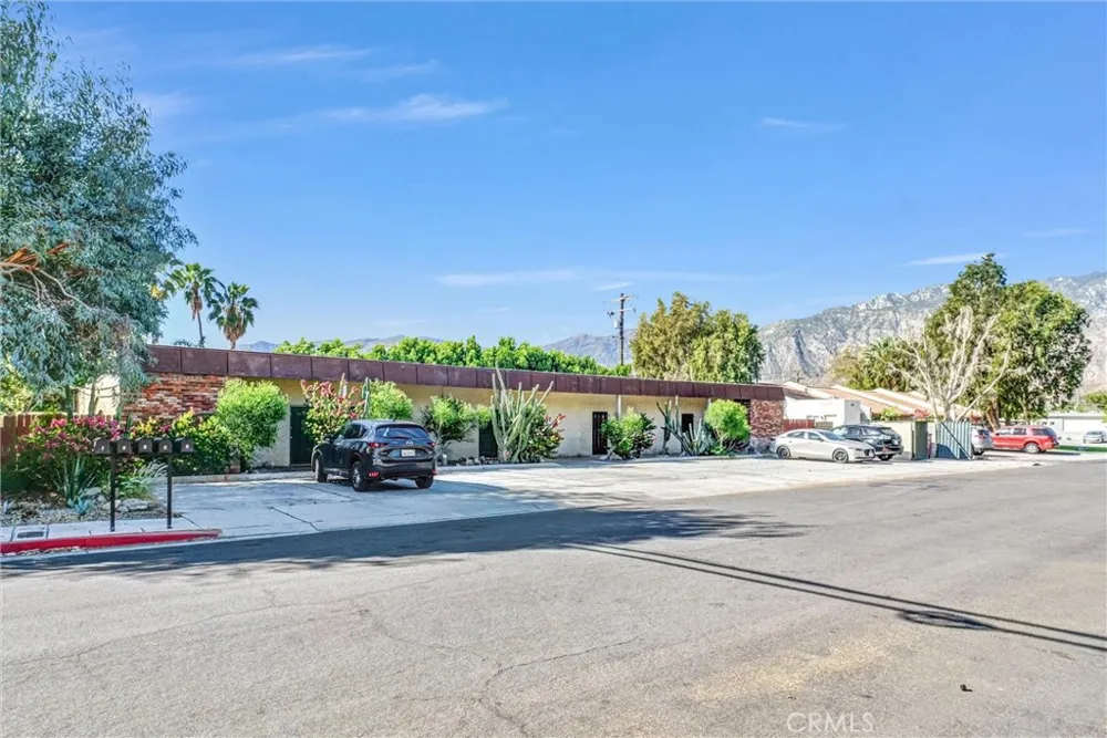 3737 E Calle De Carlos Palm Springs, CA 92264