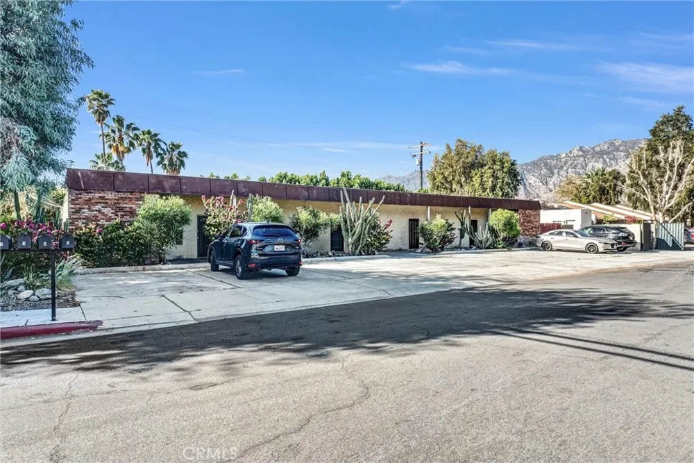 3737 E Calle De Carlos Palm Springs, CA 92264