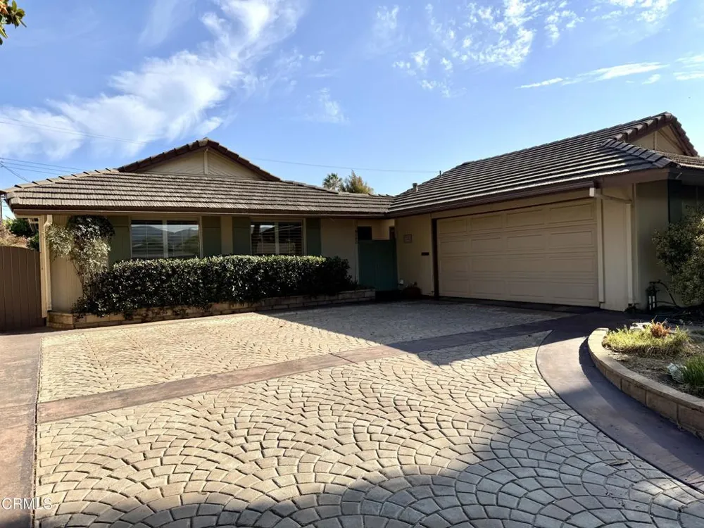 5392 Queens Street Ventura, CA 93003