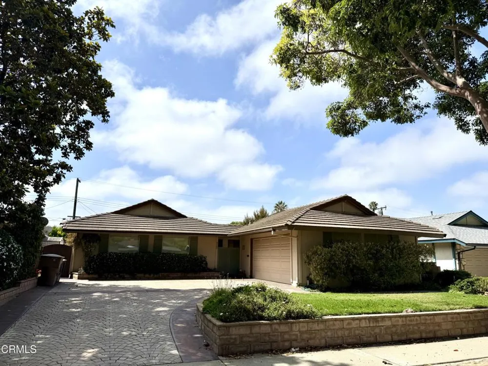5392 Queens Street Ventura, CA 93003