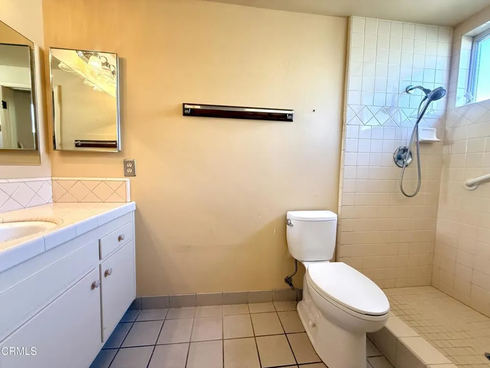 5392 Queens Street Ventura, CA 93003