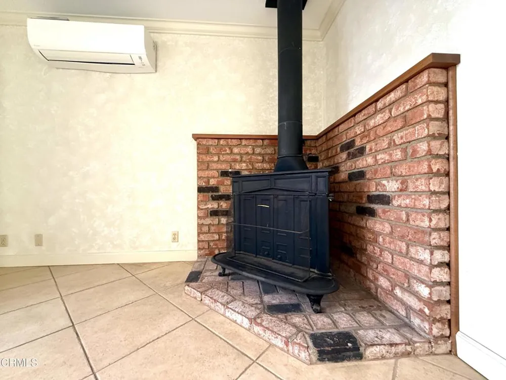 5392 Queens Street Ventura, CA 93003