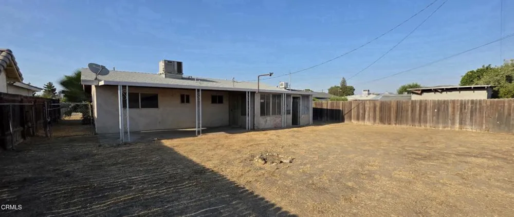 423 Helen Way Bakersfield, CA 93307