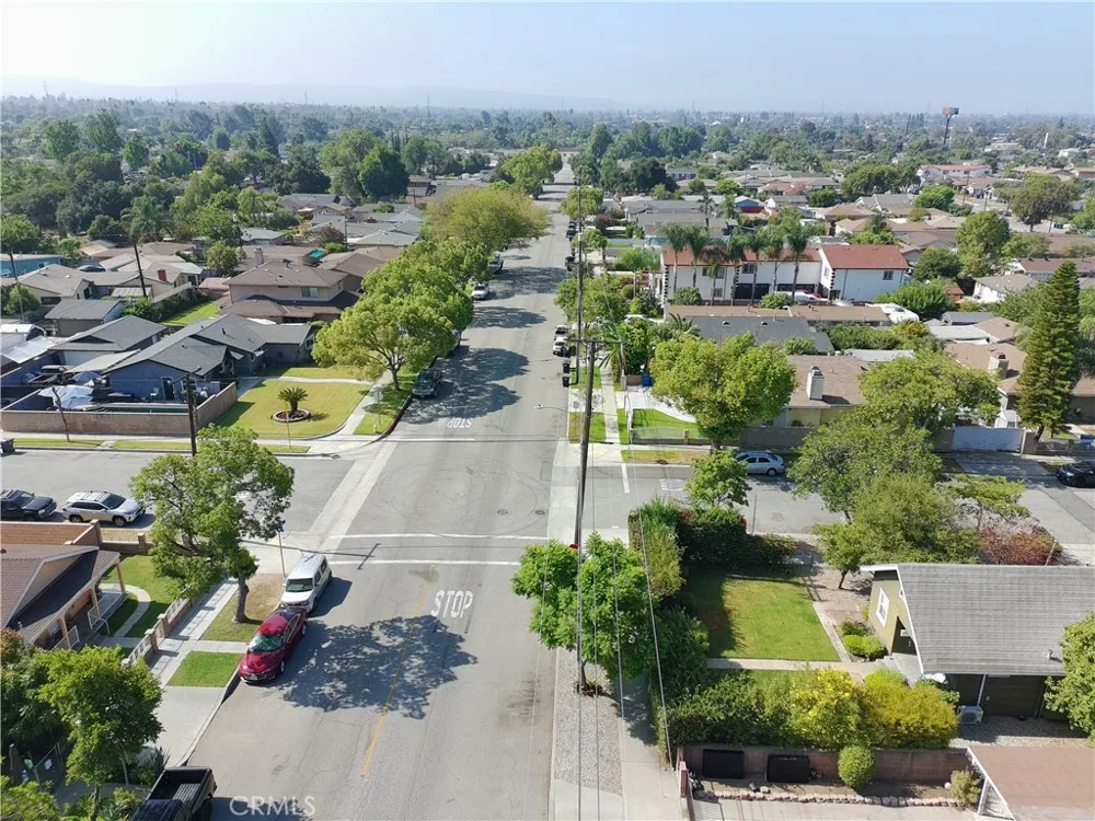 313 Pasadena Azusa, CA 91702