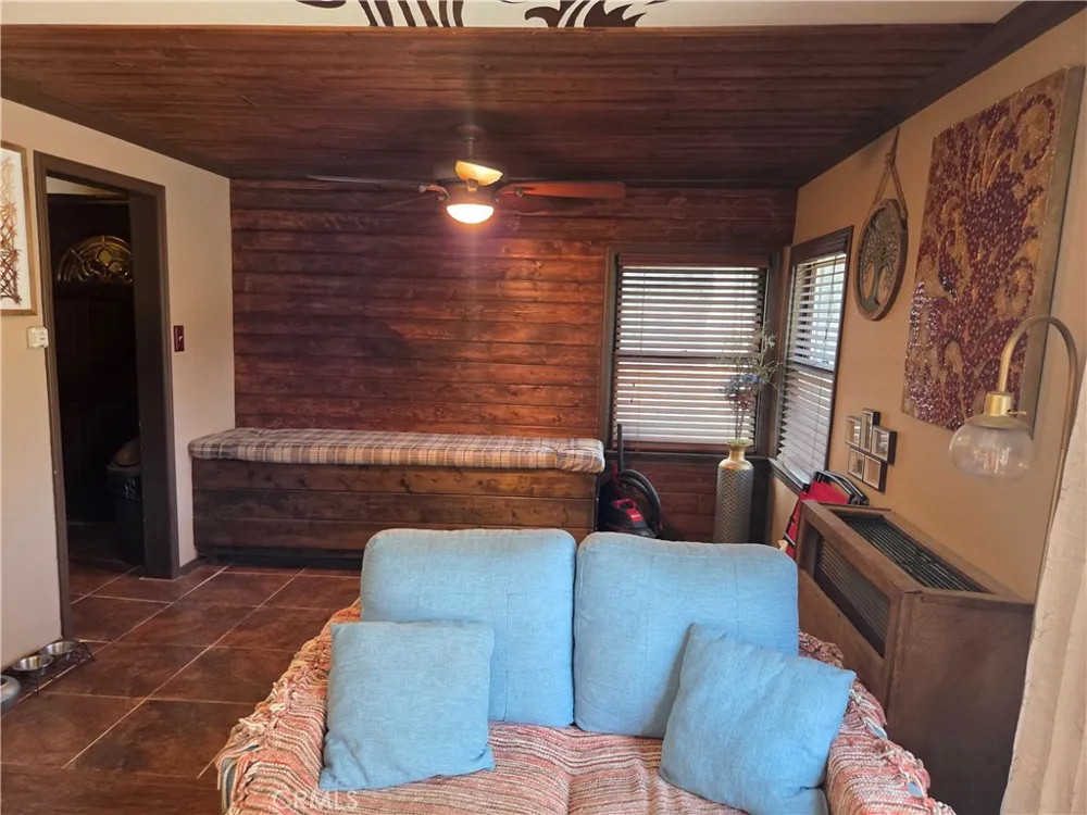 23553 Lake Crestline, CA 92325