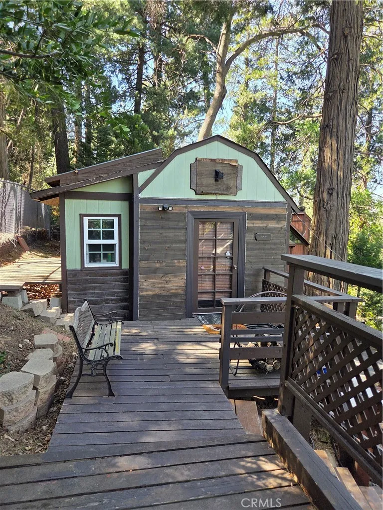 23553 Lake Crestline, CA 92325