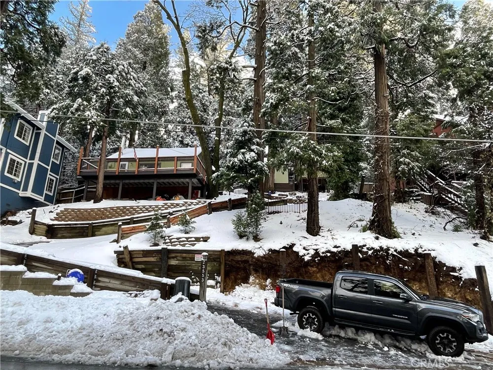 23553 Lake Crestline, CA 92325