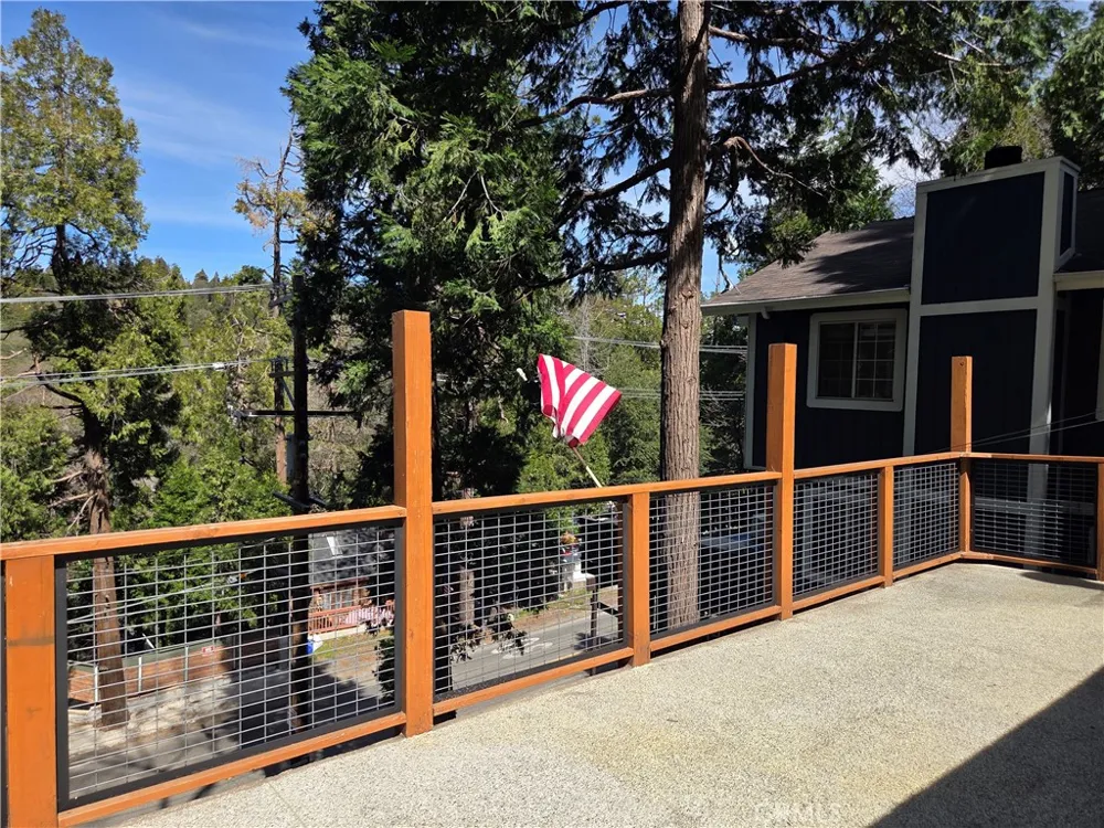 23553 Lake Crestline, CA 92325