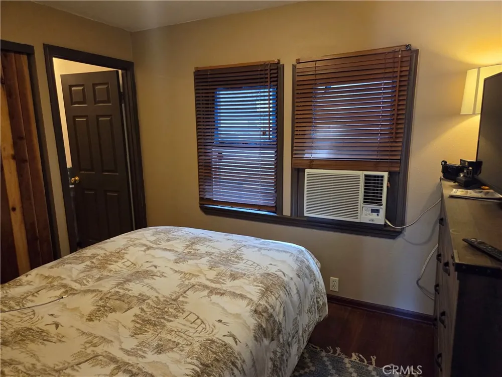 23553 Lake Crestline, CA 92325