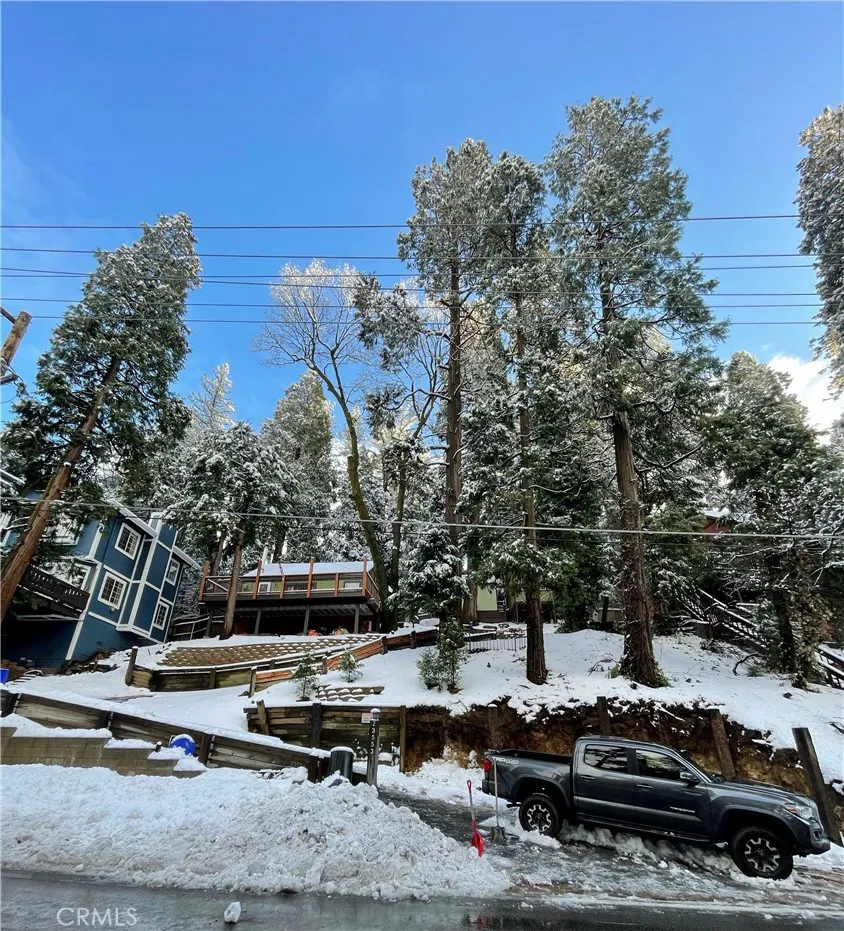 23553 Lake Crestline, CA 92325