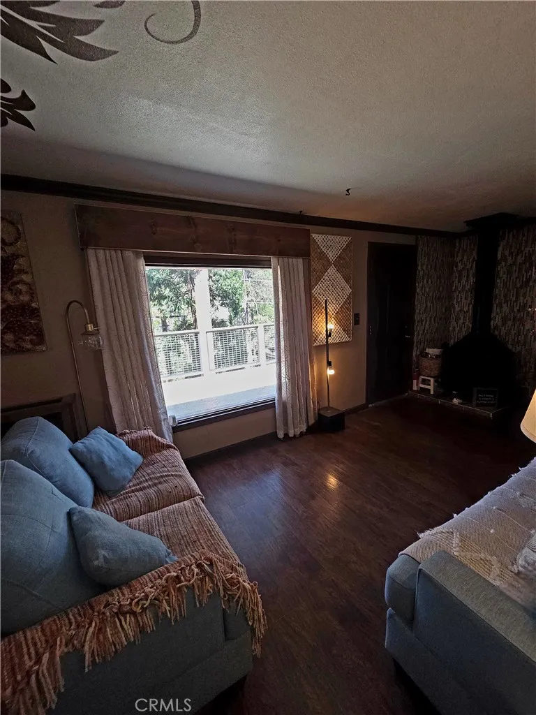 23553 Lake Crestline, CA 92325
