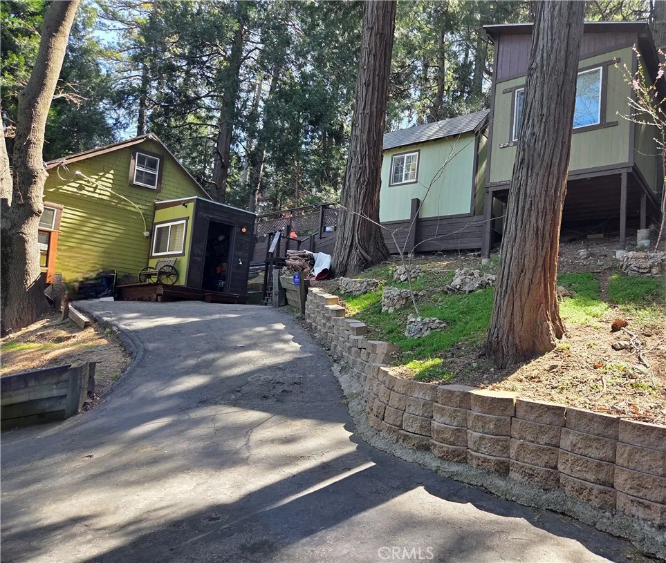 23553 Lake Crestline, CA 92325