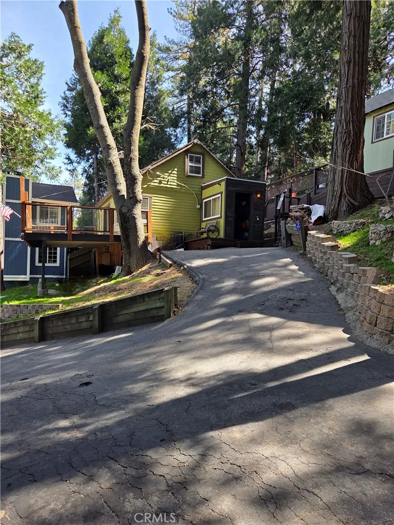 23553 Lake Crestline, CA 92325