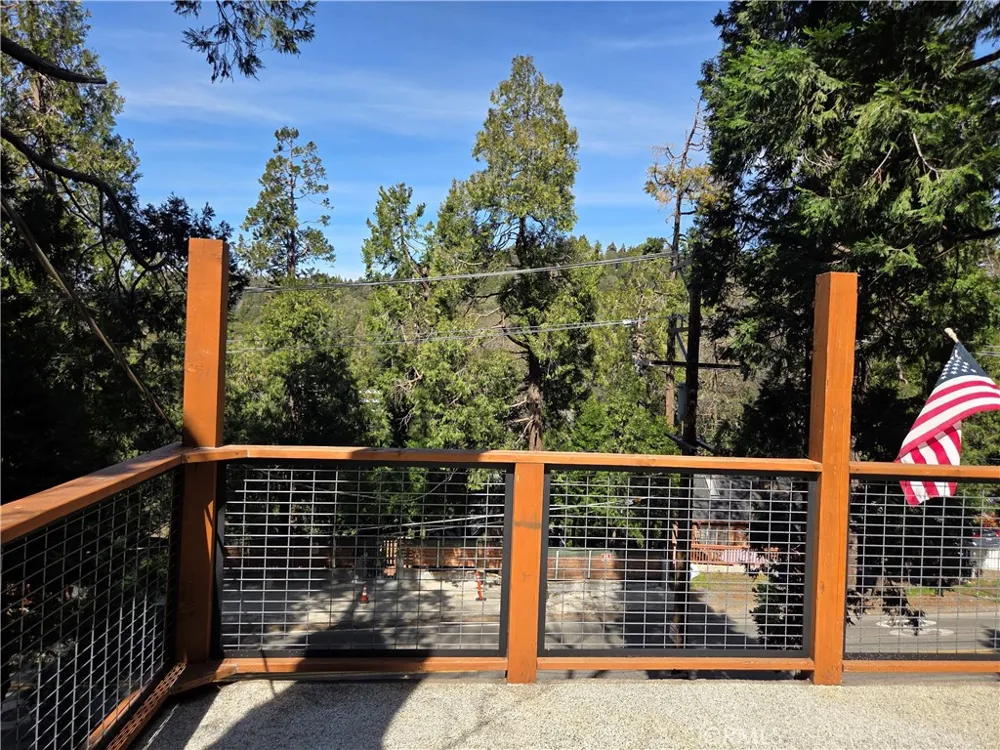 23553 Lake Crestline, CA 92325