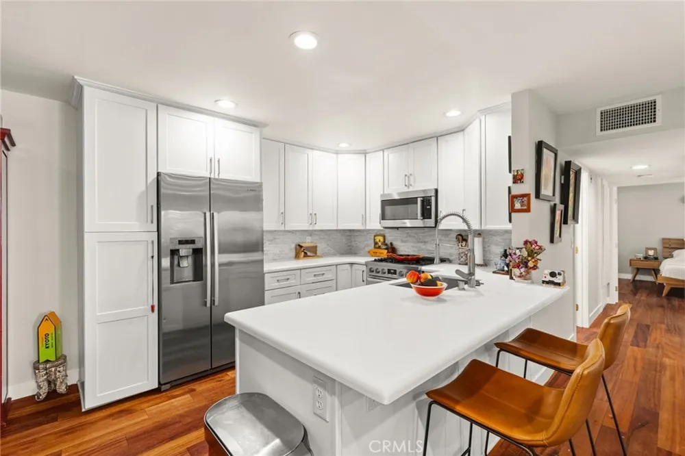 3860 Amberly Inglewood, CA 90305