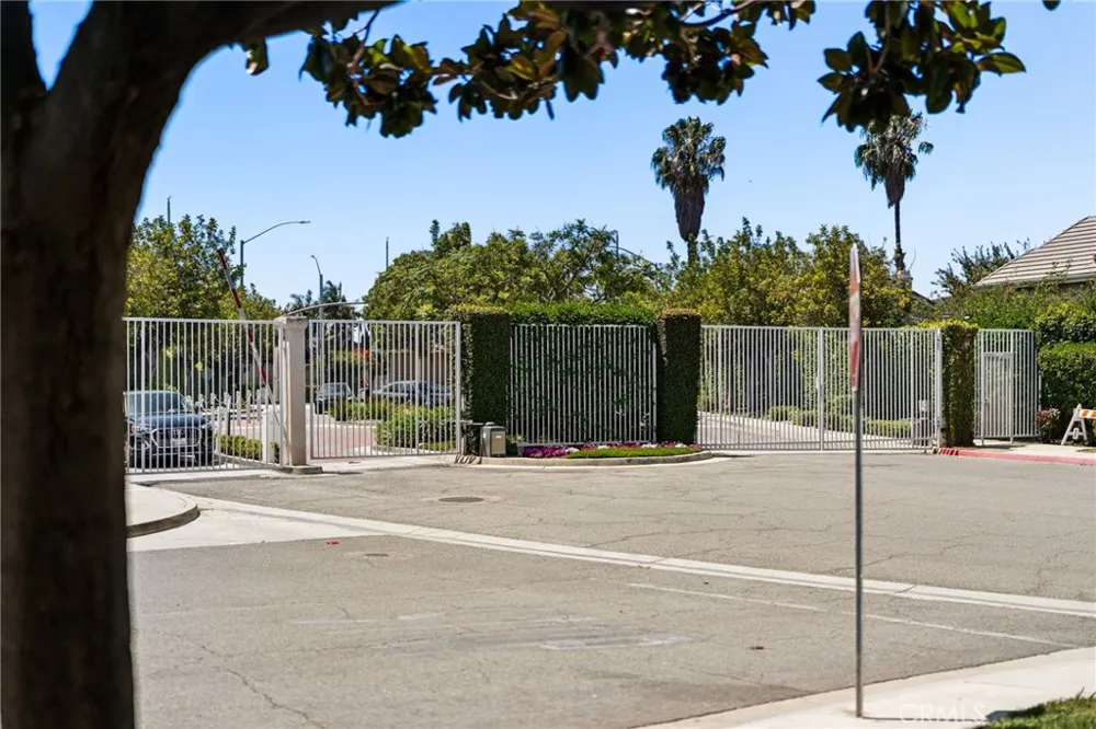 3860 Amberly Inglewood, CA 90305