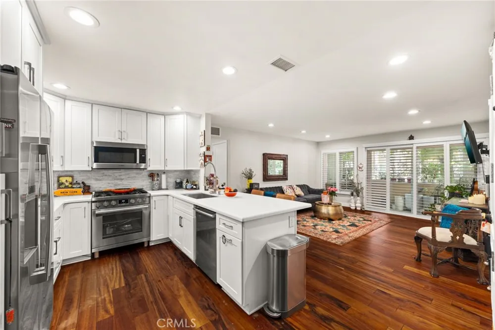 3860 Amberly Inglewood, CA 90305