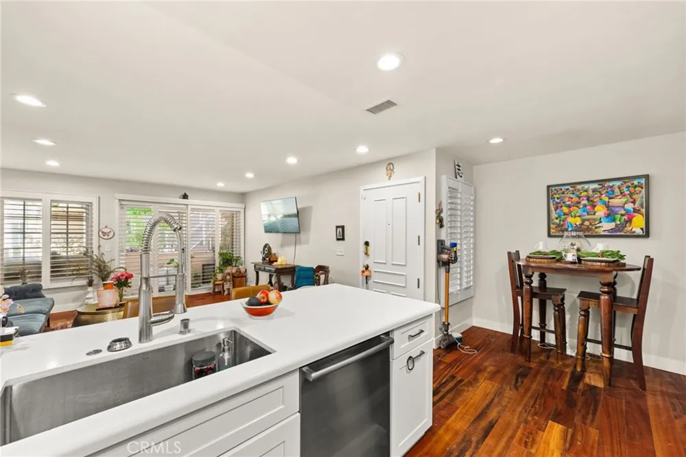 3860 Amberly Inglewood, CA 90305