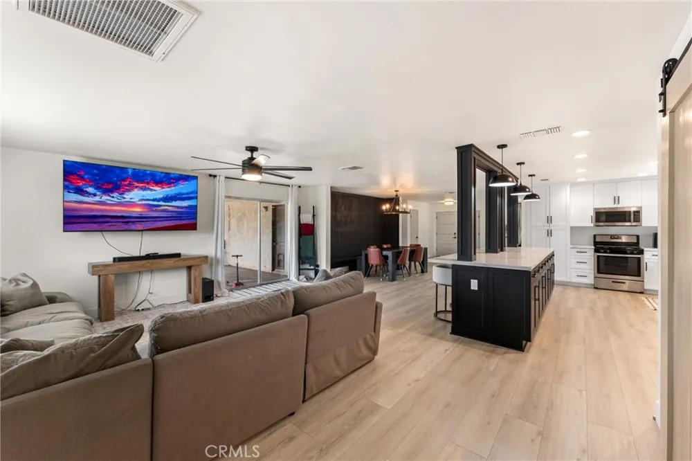 12806 7th Yucaipa, CA 92399