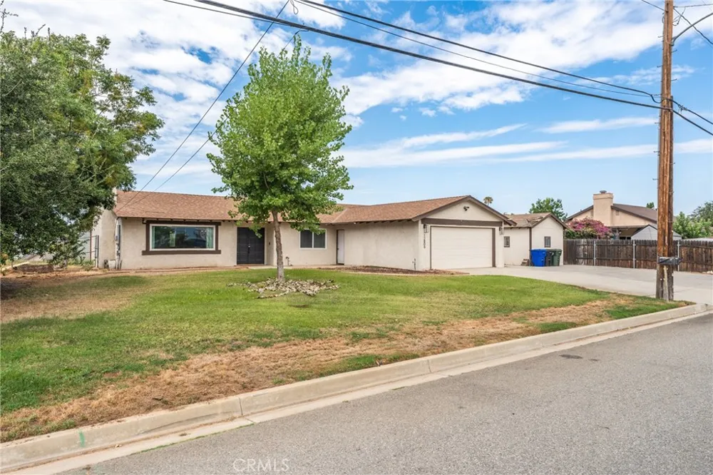 12806 7th Yucaipa, CA 92399