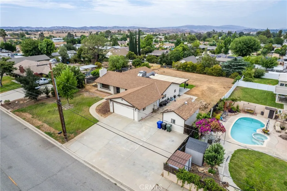 12806 7th Yucaipa, CA 92399