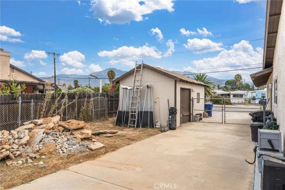 12806 7th Yucaipa, CA 92399
