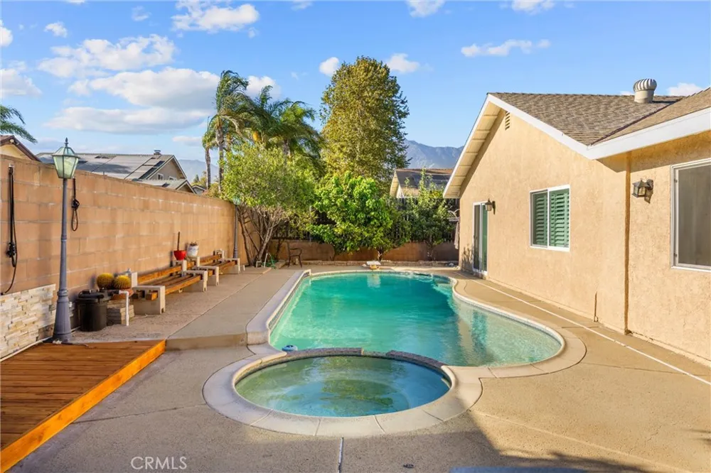 1459 Alta Upland, CA 91786