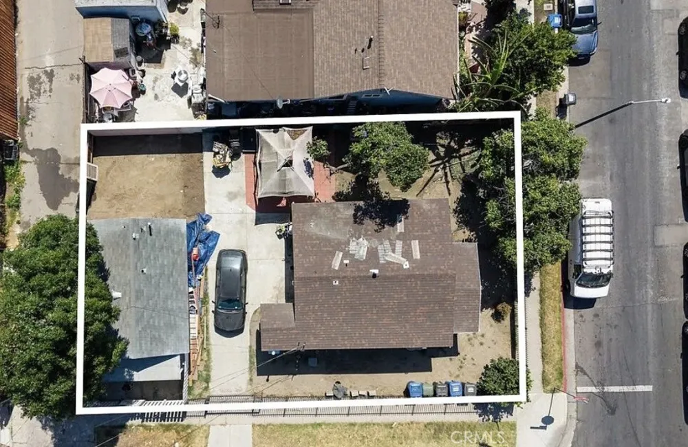 1161 W 67 street Los Angeles, CA 90044