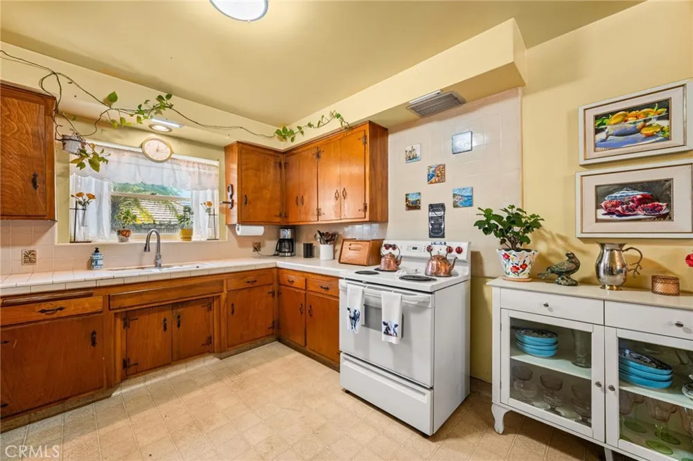 1521 S 3rd Avenue Arcadia, CA 91006