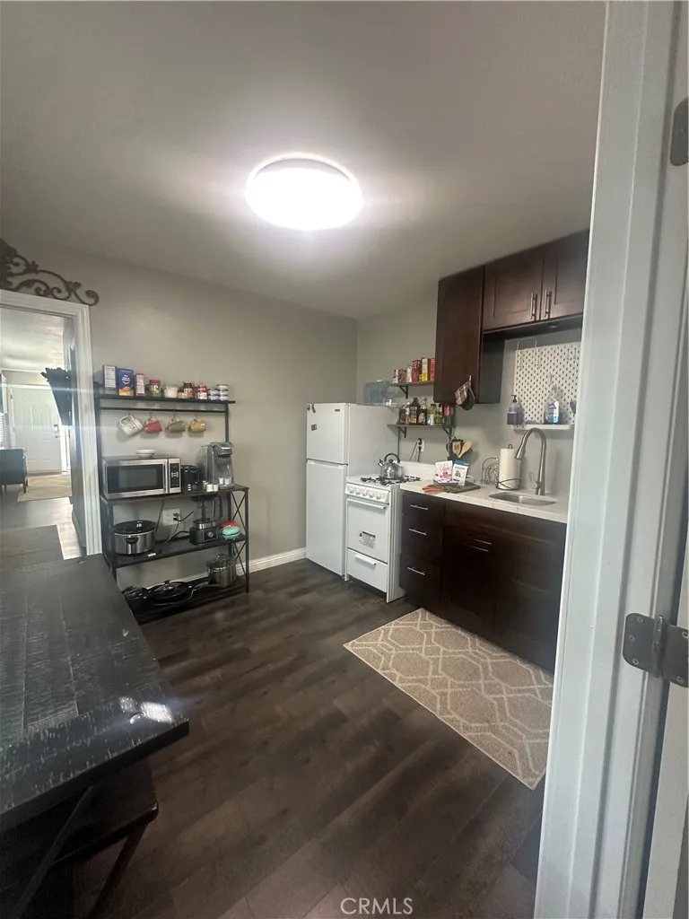 12524 Monte Vista Ave. Chino, CA 91710
