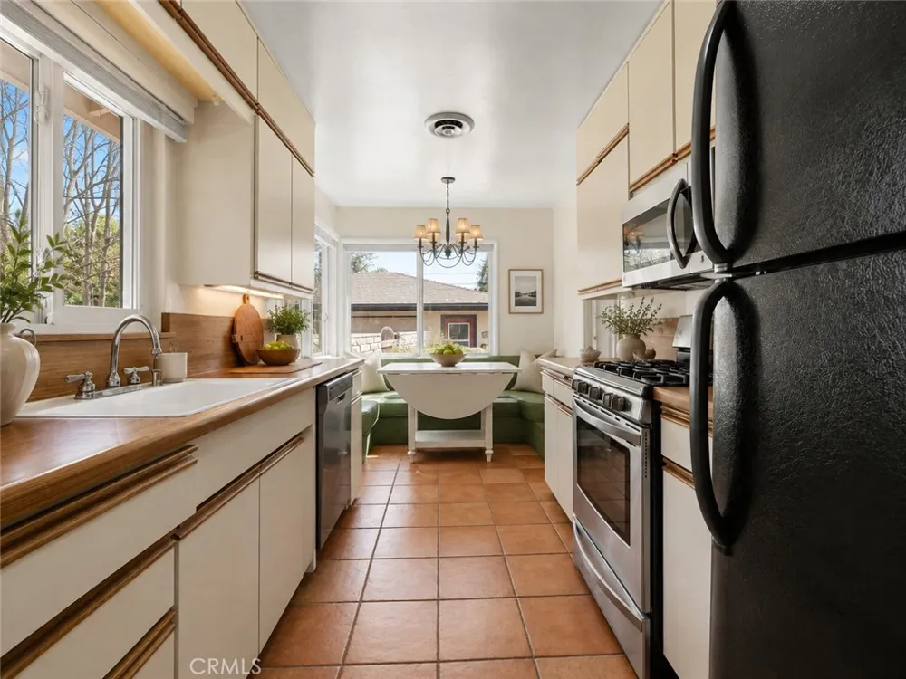 754 W 9th Claremont, CA 91711