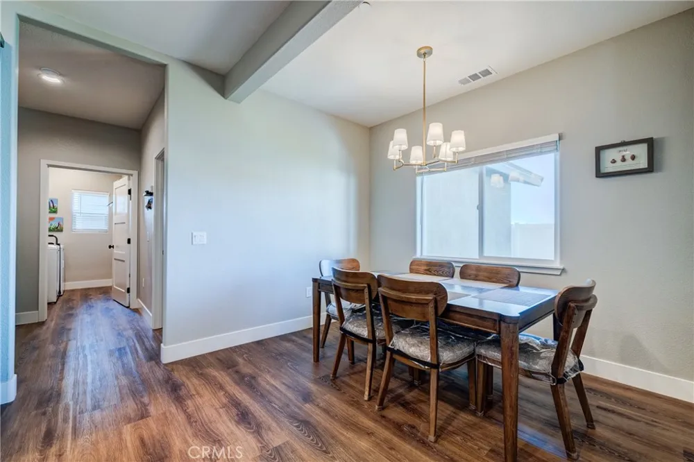 8029 Avenal Phelan, CA 92371