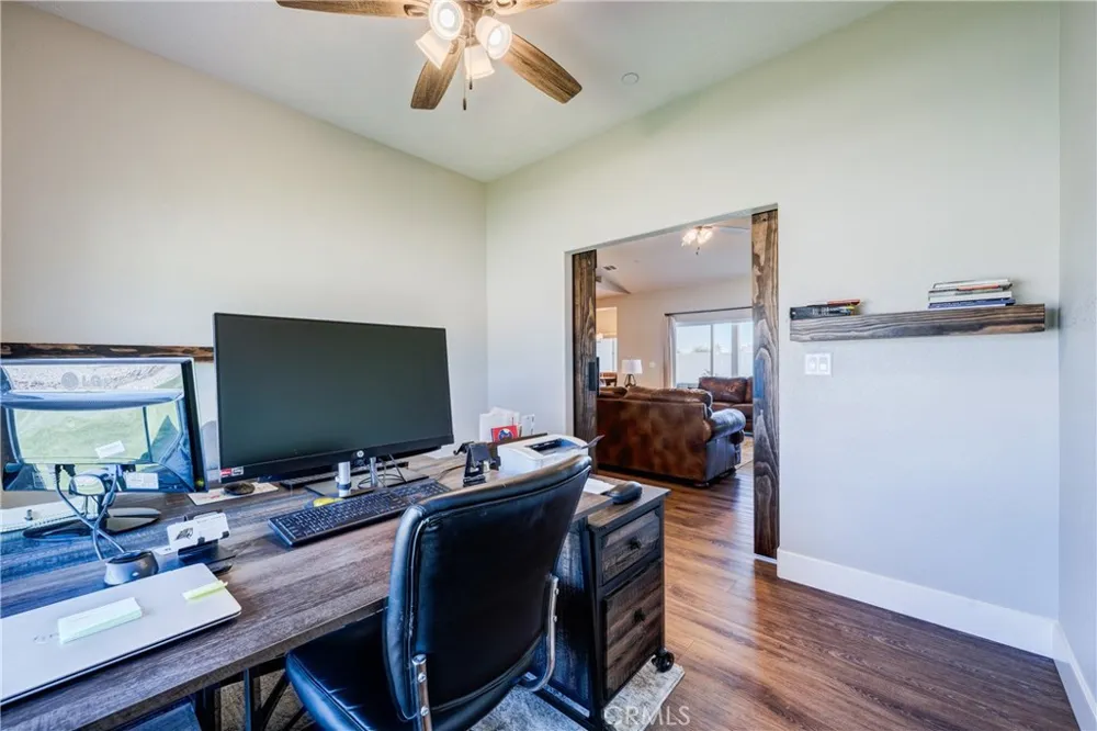 8029 Avenal Phelan, CA 92371