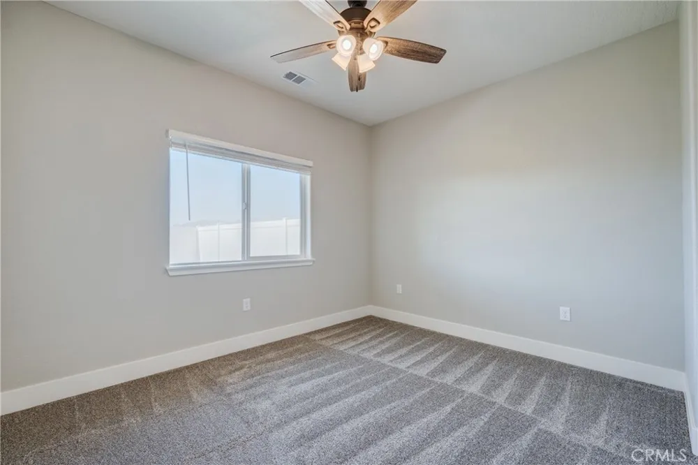 8029 Avenal Phelan, CA 92371